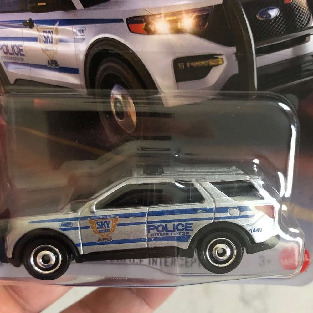 Mattel Matchbox Ford Police Interceptor - White and Blue